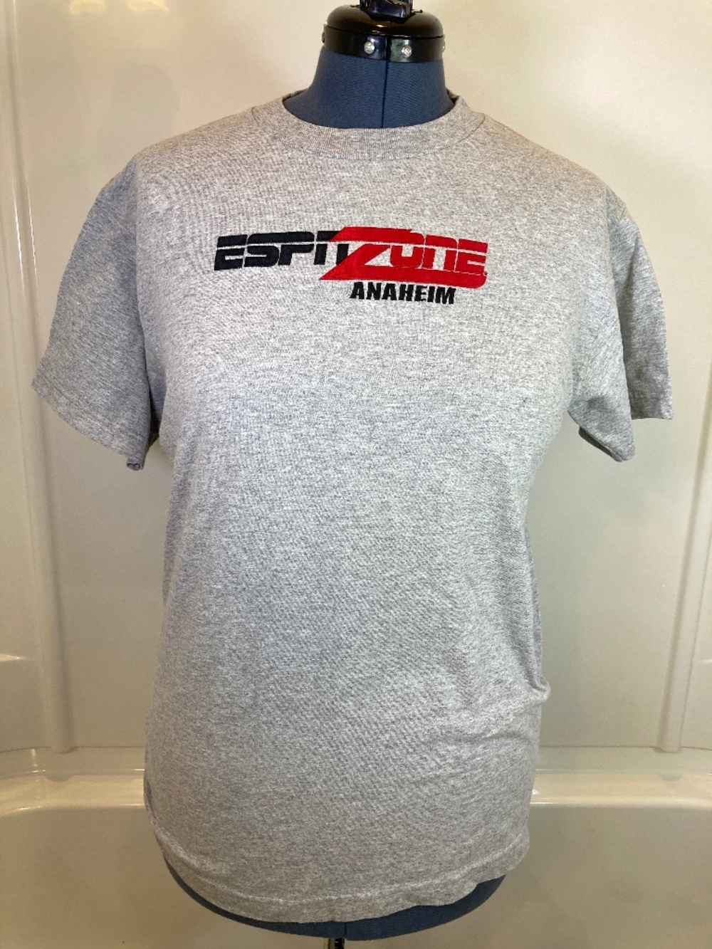 ESPN Zone Anaheim Gray Short Sleeve Shirt Sz M Unisex Adult Never Worn